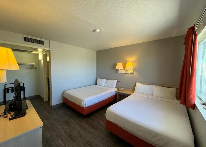 6 Wy Hotel 3*